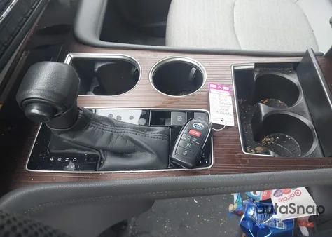 2022 Toyota Sienna Le z USA, uszkodzony, nr VIN 5TDBRKEC5NS133726